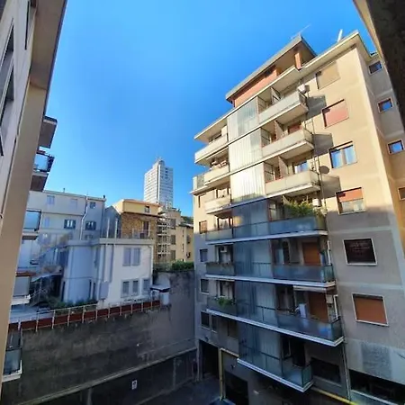 Arrivasti Stays-piede-a-terre In Centre Apartment Milan