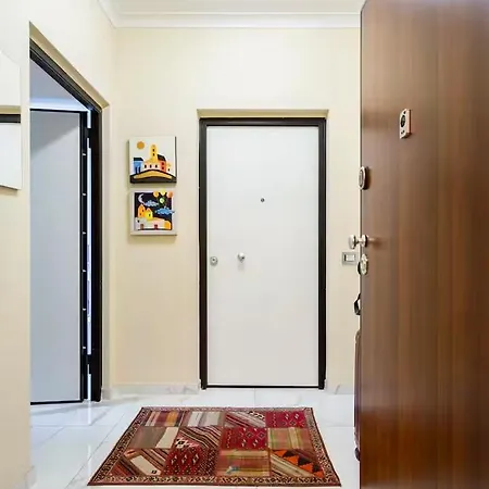 Apartment Arrivasti Stays-piede-a-terre In Centre